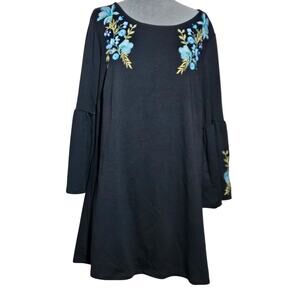 Black Floral Embroidered Top Size 1X
